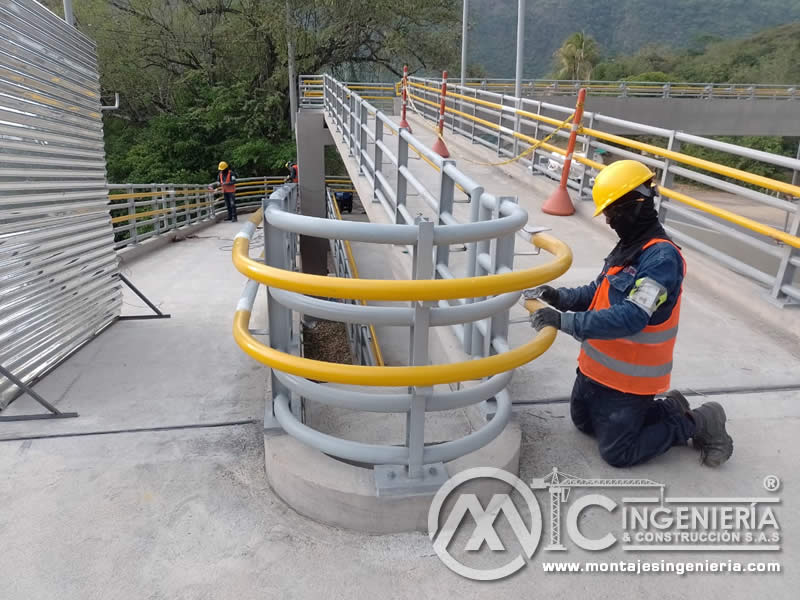 Diseño en acero estructural de puentes peatonales metálicos en Bogotá, Colombia. Montajes, Ingeniería y Construcción. MIC SAS.
