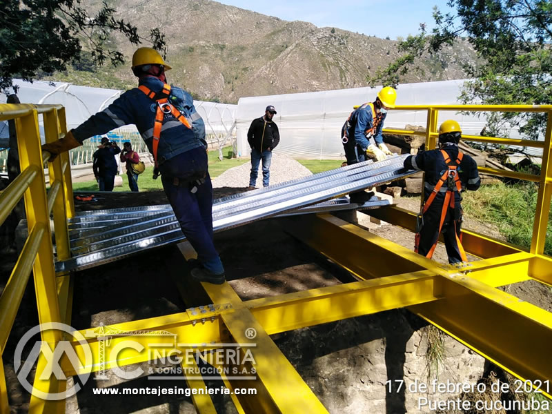 Industrias metálicas para la arquitectura e ingeniería de puentes de acero en Bogotá, Colombia. Montajes, Ingeniería y Construcción. MIC SAS