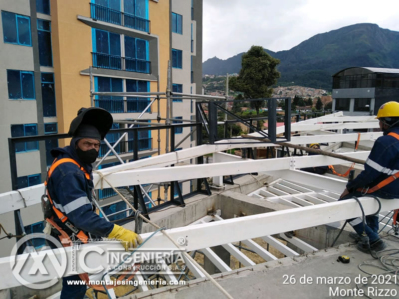 Construcción de estructuras en acero para porterías en conjuntos residenciales en Bogotá, Colombia. Montajes, Ingeniería y Construcción. MIC SAS