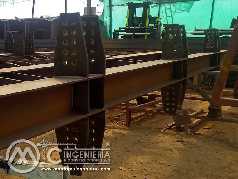 Estructuras para pórticos en acero y cerchas para construcciones metalicas en Bogotá, Colombia.  Montajes, Ingeniería y Construcción. MIC SAS.