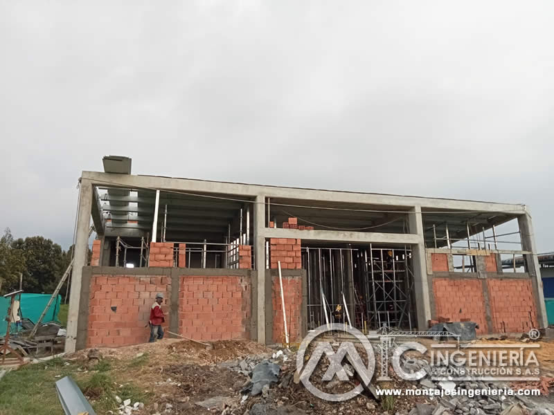 Construcción de estructuras de acero en Bogotá, Colombia. Montajes, Ingeniería y Construcción. MIC SAS.
