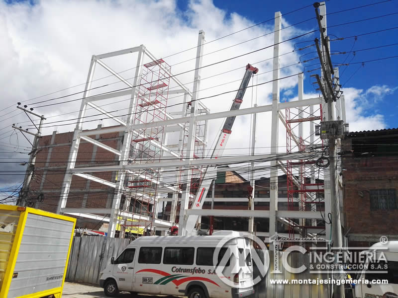 Perfiles metálicos estructurales en acero para construcción de edificios en Bogotá, Colombia. Montajes, Ingeniería y Construcción. MIC SAS
