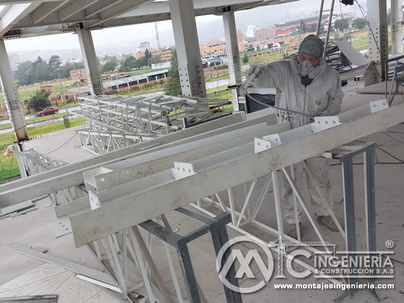 Diseño estructural y tipos de estructuras para el montaje de techos industriales en Bogotá, Colombia. Montajes, Ingeniería y Construcción. MIC SAS.