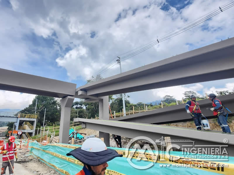 Componentes Estructurales Metálicos y estructuras en Acero para Puentes Peatonales en Bogotá, Colombia. Montajes, Ingeniería y Construcción. MIC SAS.