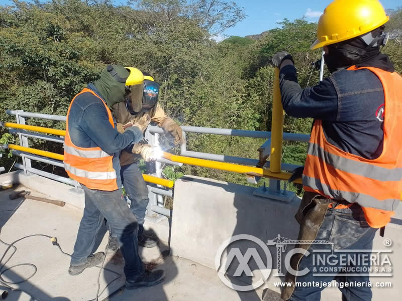 Diseño y Fabricación de Sistemas y Componentes Metálicos para Puentes Peatonales en Bogotá, Colombia. Montajes, Ingeniería y Construcción. MIC SAS.