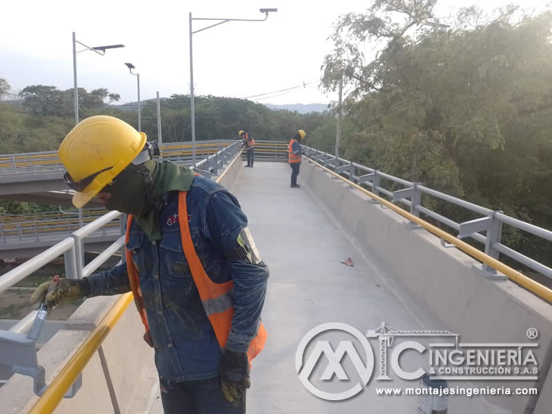 Diseños Estructurales Metálicos en Acero para Puentes Peatonales en Bogotá, Colombia. Montajes, Ingeniería y Construcción. MIC SAS.