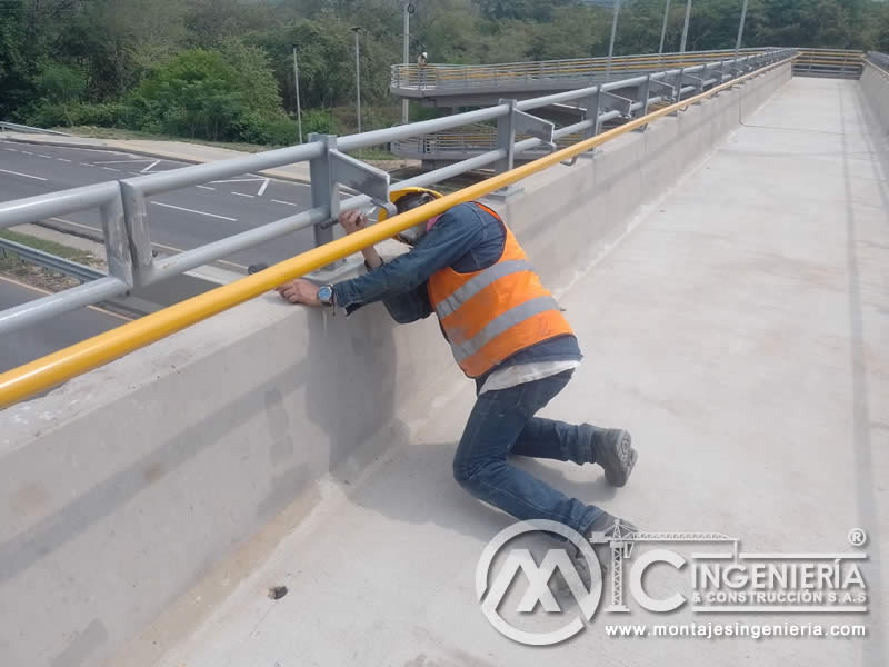 Diseños Estructurales Metálicos en Acero para Puentes Peatonales en Bogotá, Colombia. Montajes, Ingeniería y Construcción. MIC SAS.
