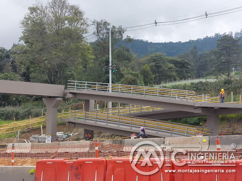 Diseño Innovador de Estructura Metálica para Puentes Peatonales en Bogotá, Colombia. Montajes, Ingeniería y Construcción. MIC SAS.