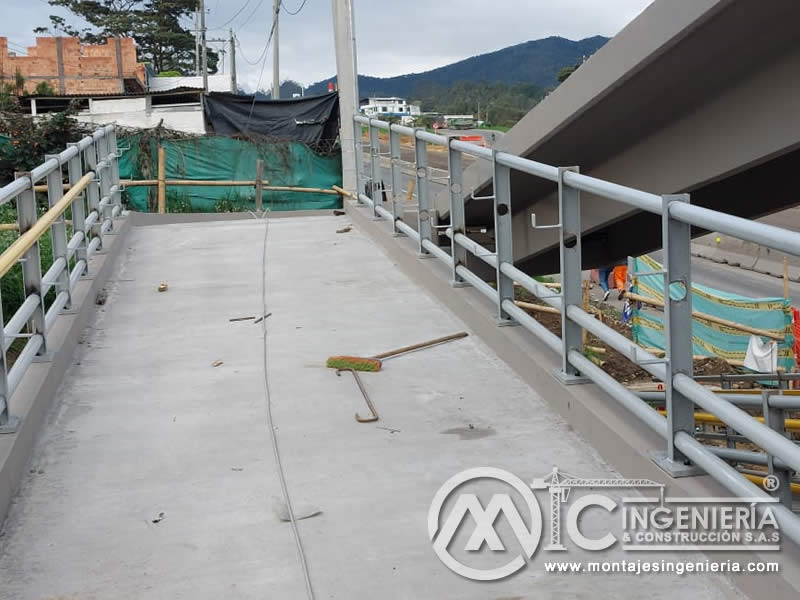 Diseño Innovador de Estructura Metálica para Puentes Peatonales en Bogotá, Colombia. Montajes, Ingeniería y Construcción. MIC SAS.