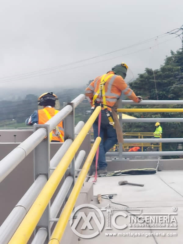 Diseño y Construcción Personalizada de Estructura Metálica para Puentes Peatonales en Bogotá, Colombia. Montajes, Ingeniería y Construcción. MIC SAS.