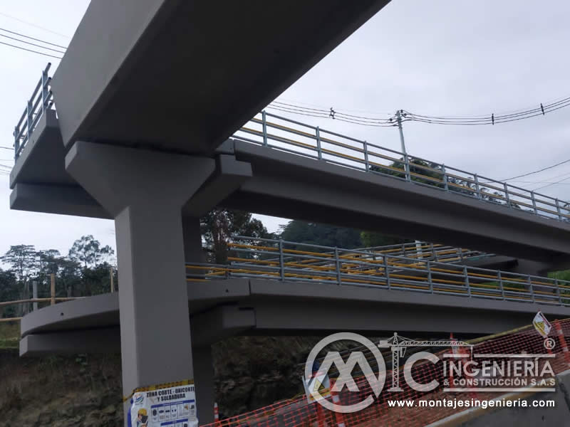 Mantenimiento Especializado de Estructura Metálica en Puentes Peatonales en Bogotá, Colombia. Montajes, Ingeniería y Construcción. MIC SAS.