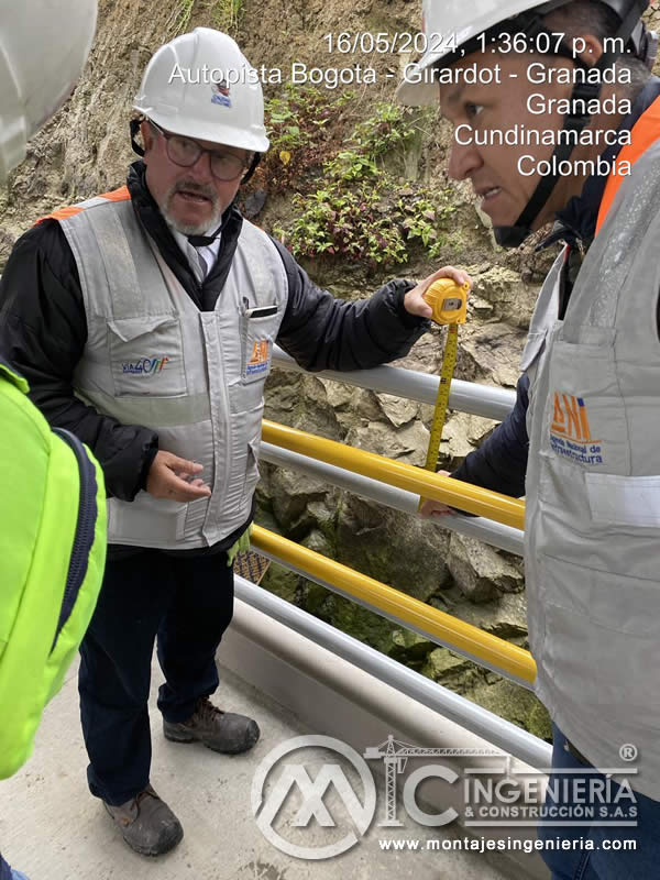 Seguridad y Durabilidad en Estructura Metálica para Puentes Peatonales de Concreto en Bogotá, Colombia. Montajes, Ingeniería y Construcción. MIC SAS.