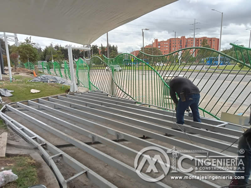 Estructura metálica de alta calidad para módulos comerciales en Bogotá, Colombia. Montajes, Ingeniería y Construcción. MIC SAS.