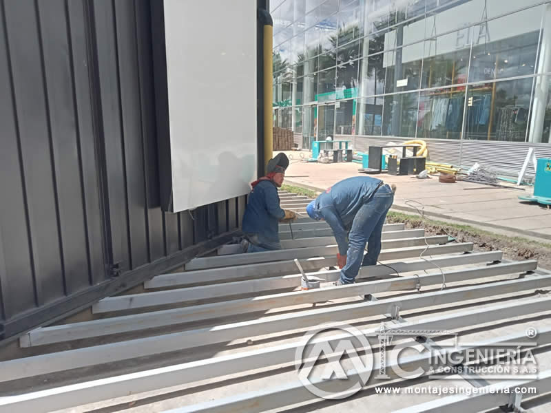 Estructura metálica para módulos comerciales de exhibición de marcas en Bogotá, Colombia. Montajes, Ingeniería y Construcción. MIC SAS.