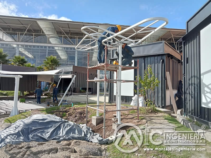 Estructura metálica para módulos comerciales de exhibición de marcas en Bogotá, Colombia. Montajes, Ingeniería y Construcción. MIC SAS.