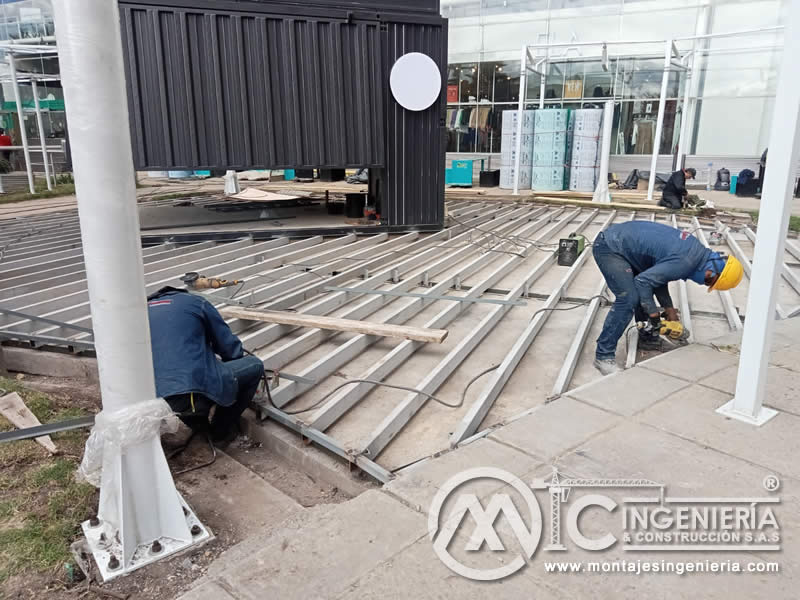 Estructuras metálicas en acero para pisos industriales de alto tráfico en Bogotá, Colombia. Montajes, Ingeniería y Construcción. MIC SAS.