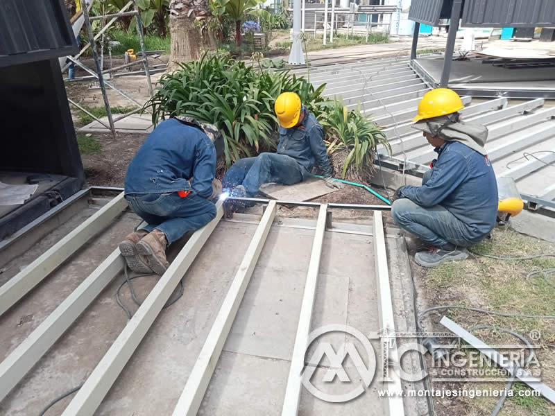 Estructuras metálicas en acero para pisos industriales de alto tráfico en Bogotá, Colombia. Montajes, Ingeniería y Construcción. MIC SAS.