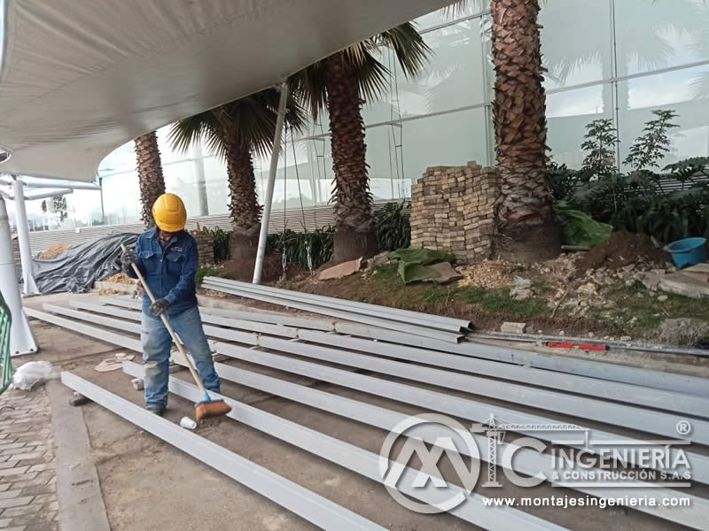 Estructuras metálicas en acero para pisos industriales de alto tráfico en Bogotá, Colombia. Montajes, Ingeniería y Construcción. MIC SAS.