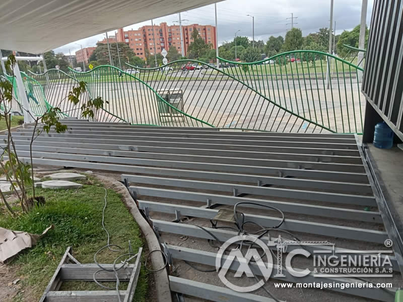 Estructuras metálicas en acero para pisos industriales de alto tráfico en Bogotá, Colombia. Montajes, Ingeniería y Construcción. MIC SAS.