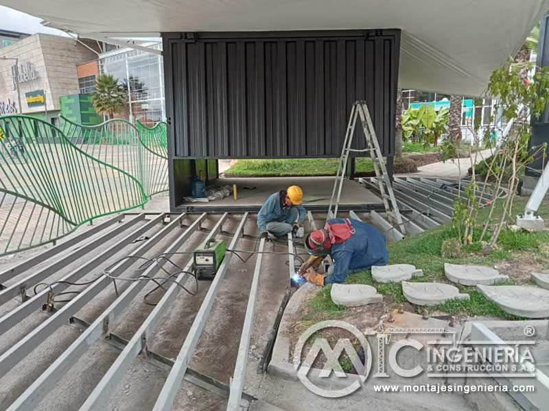 Estructuras metálicas para acceso comercial en locales de exhibición de marcas en Bogotá. Montajes, Ingeniería y Construcción. MIC SAS.