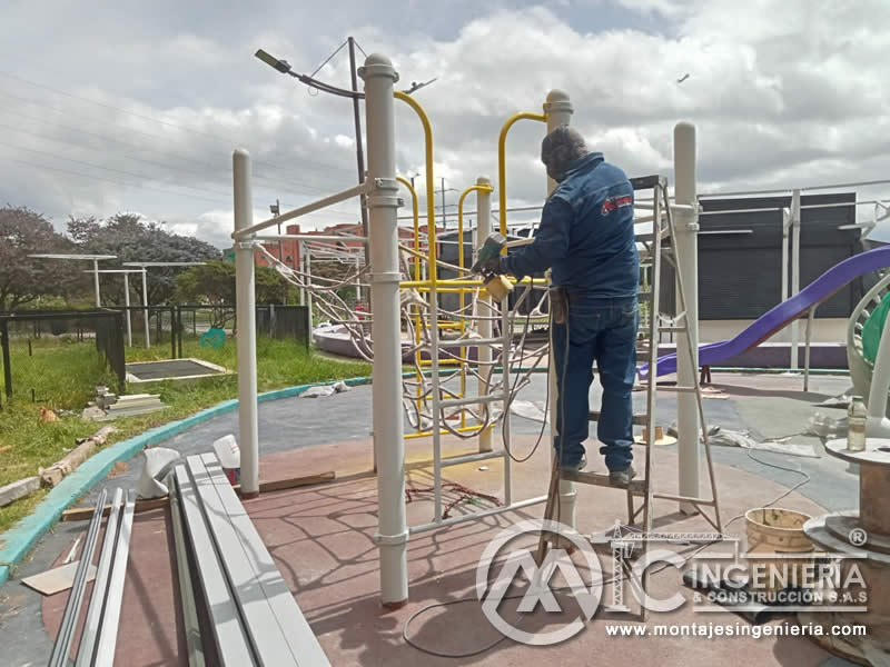 Estructuras metálicas para juegos y parques infantiles recreativos en Bogotá, Colombia. Montajes, Ingeniería y Construcción. MIC SAS.