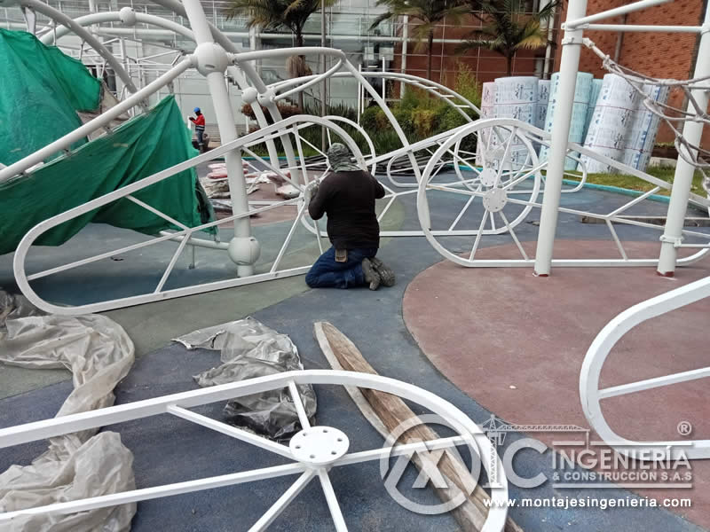 Estructuras metálicas para juegos y parques infantiles recreativos en Bogotá, Colombia. Montajes, Ingeniería y Construcción. MIC SAS.