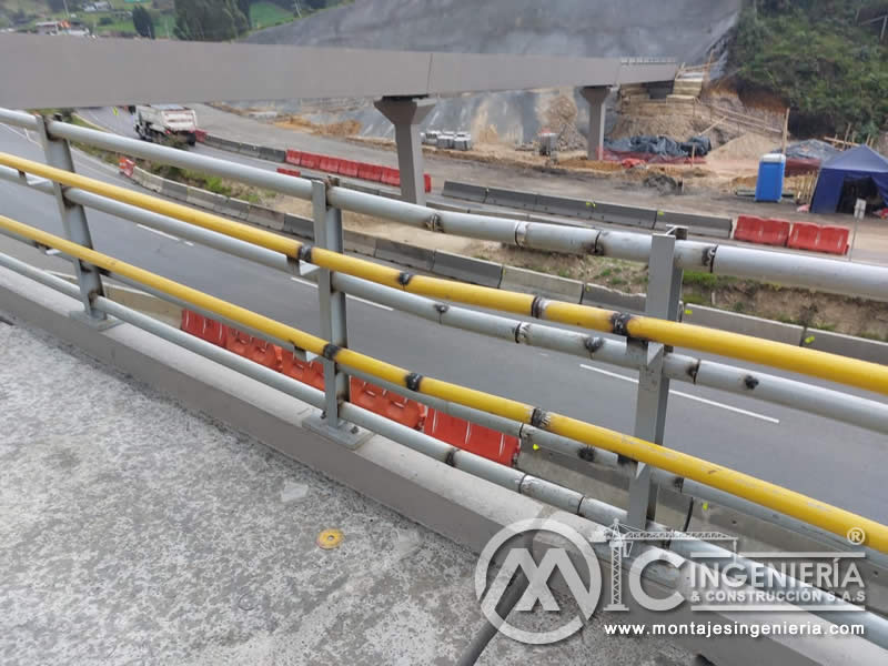 Acabados de calidad para puentes peatonales metálicos en Bogotá, Colombia. Montajes, Ingeniería y Construcción. MIC SAS.