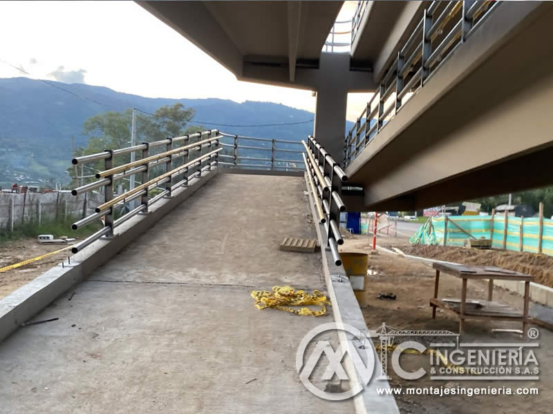 Componentes en acero para puentes peatonales modulares en Bogotá, Colombia. Montajes, Ingeniería y Construcción. MIC SAS.