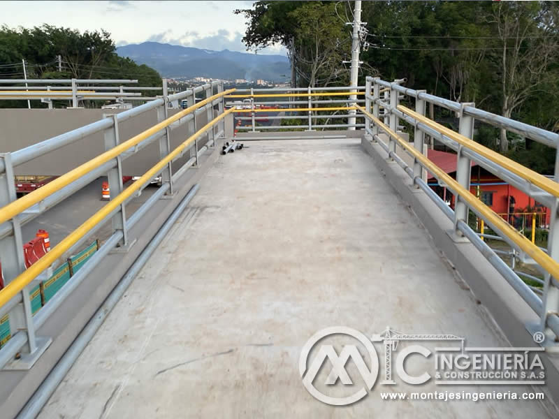 Componentes en acero para puentes peatonales modulares en Bogotá, Colombia. Montajes, Ingeniería y Construcción. MIC SAS.