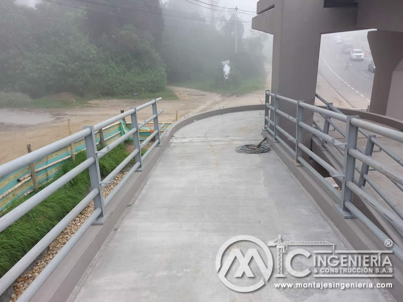 Componentes en acero para puentes peatonales modulares en Bogotá, Colombia. Montajes, Ingeniería y Construcción. MIC SAS.