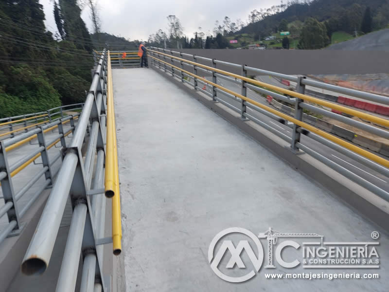 Componentes en acero para puentes peatonales modulares en Bogotá, Colombia. Montajes, Ingeniería y Construcción. MIC SAS.