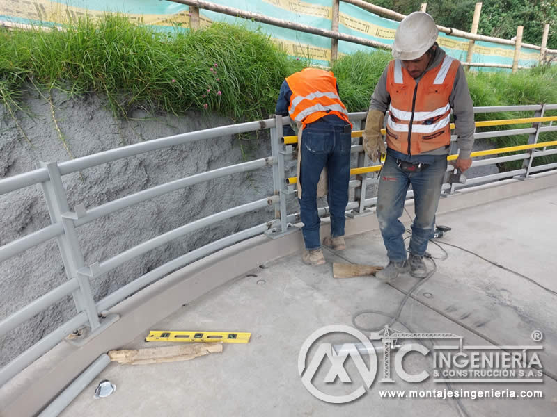 Componentes en acero para puentes peatonales modulares en Bogotá, Colombia. Montajes, Ingeniería y Construcción. MIC SAS.