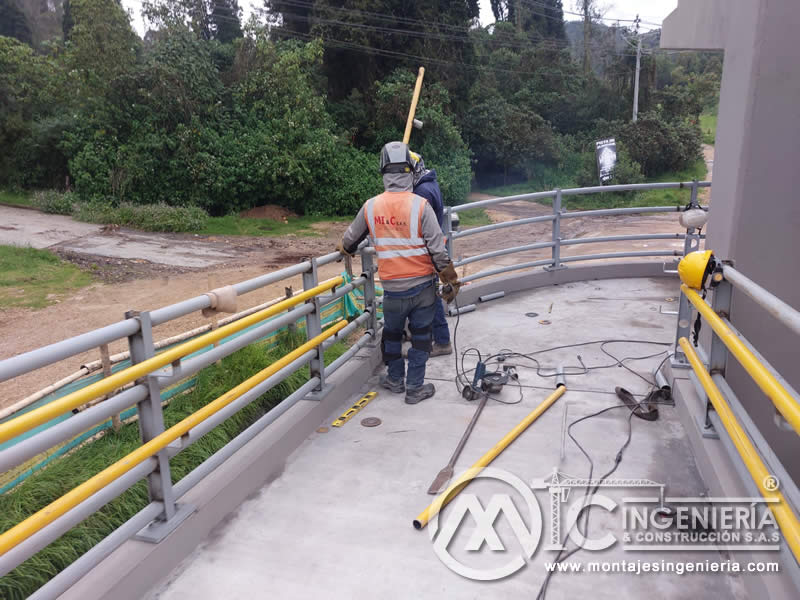 Componentes en acero para puentes peatonales modulares en Bogotá, Colombia. Montajes, Ingeniería y Construcción. MIC SAS.