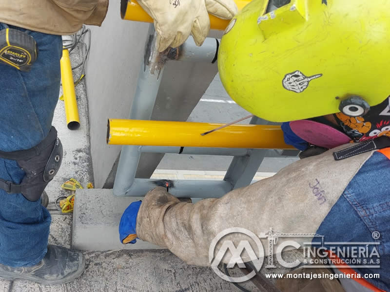 Componentes metálicos para puentes peatonales resistentes en Bogotá, Colombia. Montajes, Ingeniería y Construcción. MIC SAS.