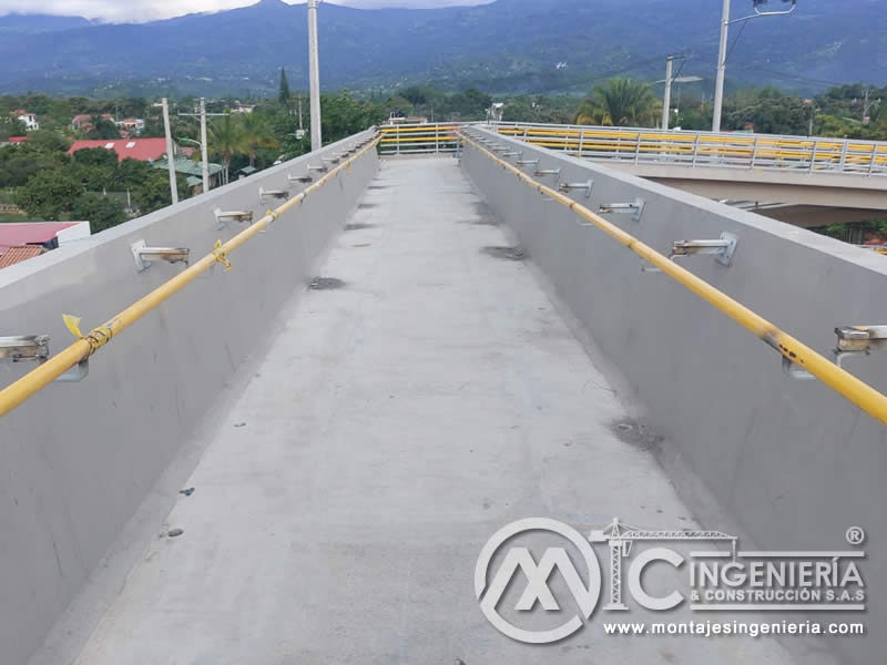 Componentes metálicos para puentes peatonales resistentes en Bogotá, Colombia. Montajes, Ingeniería y Construcción. MIC SAS.