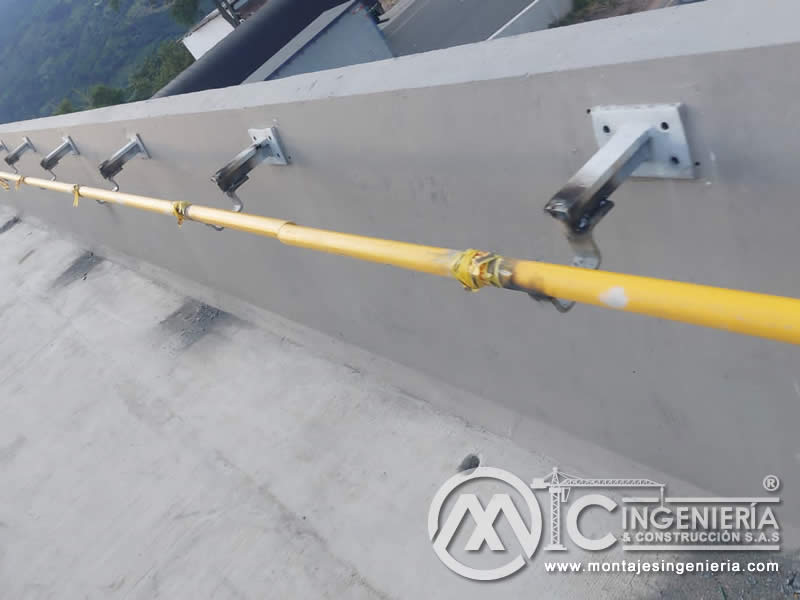 Componentes metálicos para puentes peatonales resistentes en Bogotá, Colombia. Montajes, Ingeniería y Construcción. MIC SAS.