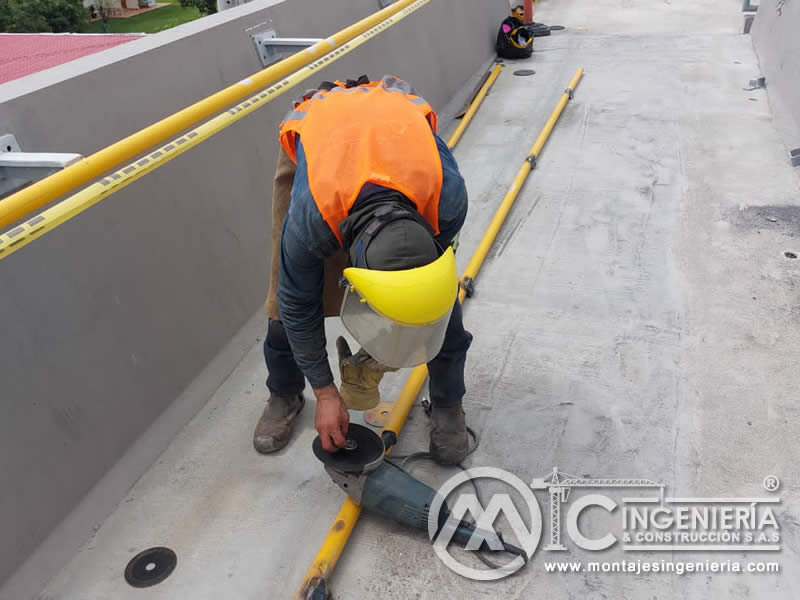 Componentes metálicos para puentes peatonales resistentes en Bogotá, Colombia. Montajes, Ingeniería y Construcción. MIC SAS.