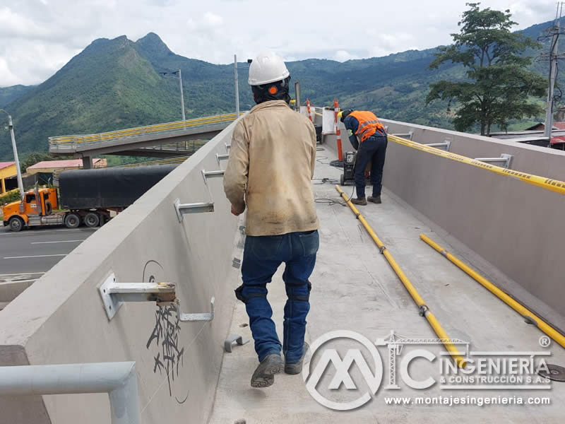 Componentes metálicos para puentes peatonales resistentes en Bogotá, Colombia. Montajes, Ingeniería y Construcción. MIC SAS.