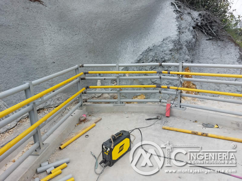 Estructuras metálicas para puentes peatonales urbanos en Bogotá, Colombia. Montajes, Ingeniería y Construcción. MIC SAS.