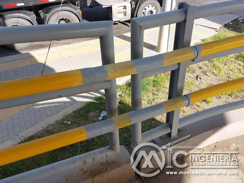 Acabados metálicos de larga duración para puentes peatonales en Bogotá, Colombia. Montajes, Ingeniería y Construcción. MIC SAS.