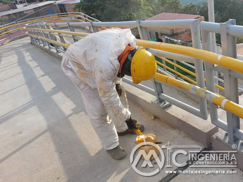 Componentes metálicos de alta calidad para puentes peatonales en Bogotá, Colombia. Montajes, Ingeniería y Construcción. MIC SAS.