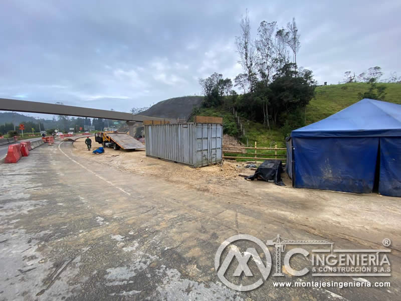 Componentes metálicos de alta calidad para puentes peatonales en Bogotá, Colombia. Montajes, Ingeniería y Construcción. MIC SAS.