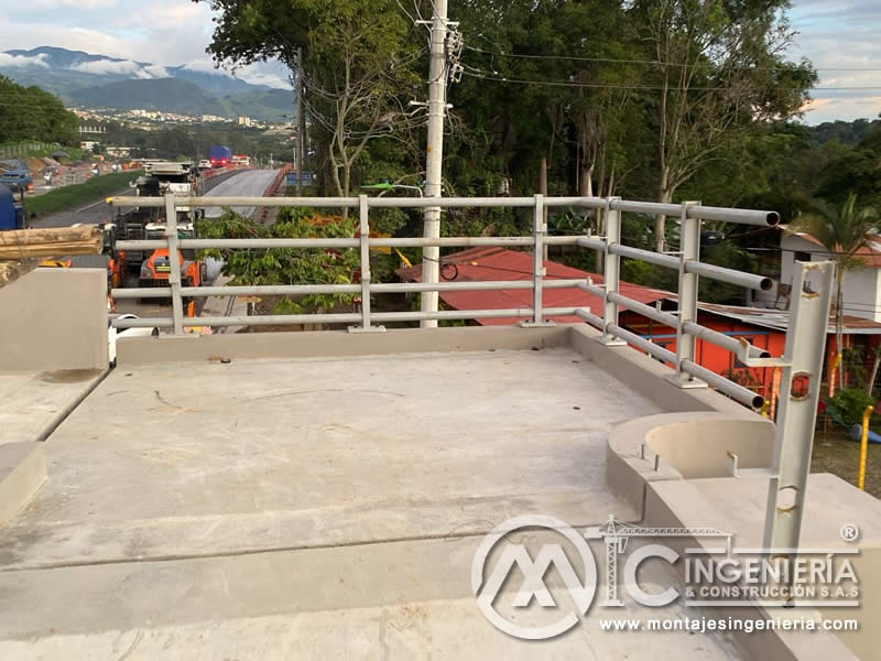 Diseño de estructuras metálicas para puentes peatonales en Bogotá, Colombia. Montajes, Ingeniería y Construcción. MIC SAS.