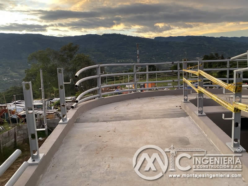 Diseño de estructuras metálicas para puentes peatonales en Bogotá, Colombia. Montajes, Ingeniería y Construcción. MIC SAS.