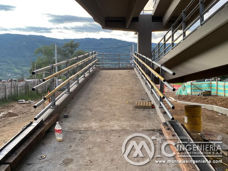 Diseño de estructuras metálicas para puentes peatonales en Bogotá, Colombia. Montajes, Ingeniería y Construcción. MIC SAS.