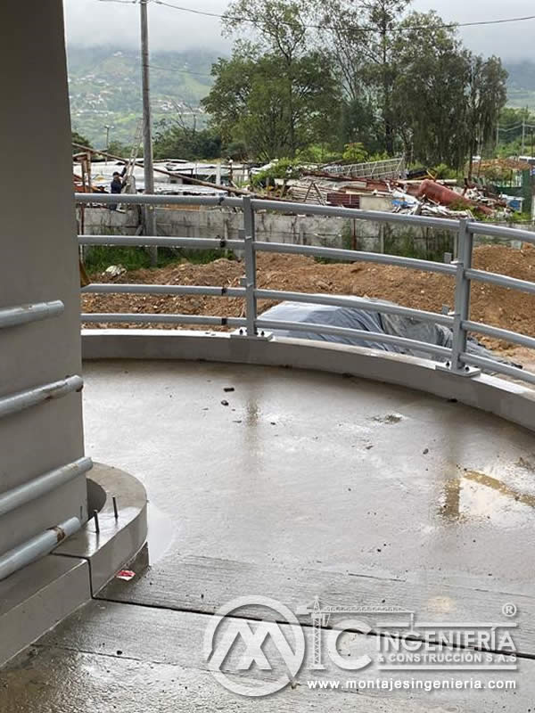 Diseño de estructuras metálicas para puentes peatonales en Bogotá, Colombia. Montajes, Ingeniería y Construcción. MIC SAS.