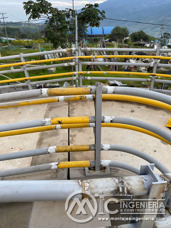 Acabados metálicos resistentes para puentes peatonales en Bogotá, Colombia. Montajes, Ingeniería y Construcción. MIC SAS.