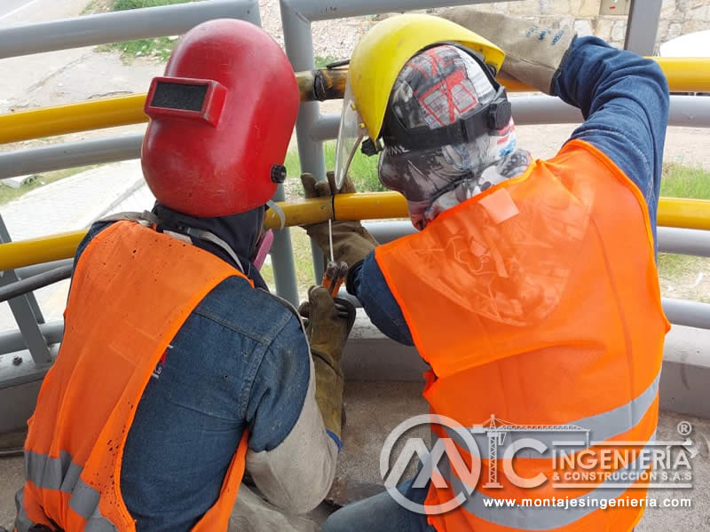 Componentes metálicos duraderos para puentes peatonales en Bogotá, Colombia. Montajes, Ingeniería y Construcción. MIC SAS.