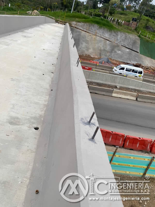 Construcción de puentes peatonales y estructuras metálicas en Bogotá, Colombia. Montajes, Ingeniería y Construcción. MIC SAS.