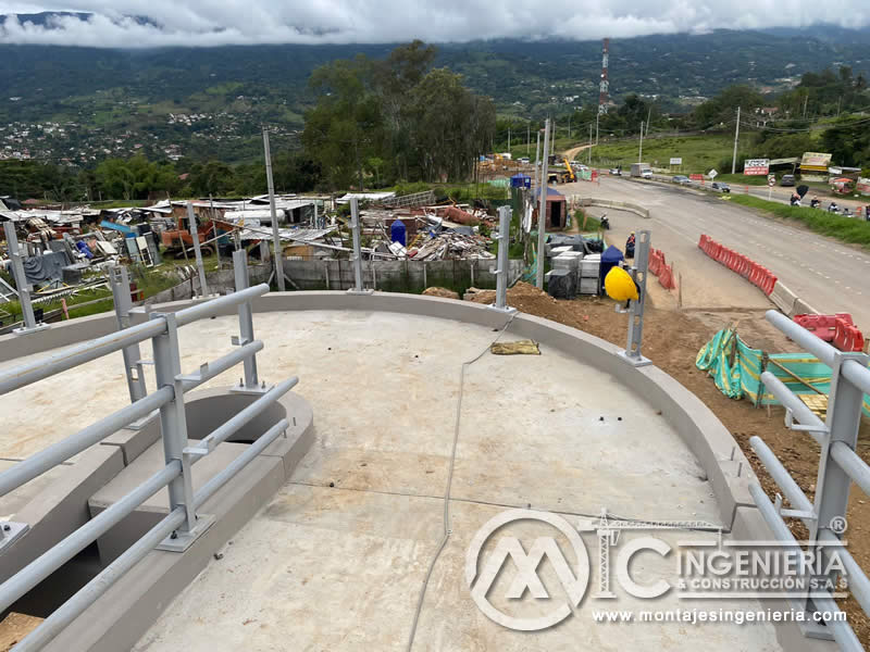 Construcción de puentes peatonales y estructuras metálicas en Bogotá, Colombia. Montajes, Ingeniería y Construcción. MIC SAS.